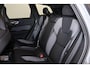 Volvo XC60 T6 Recharge AWD Plus Black Edition - Panorama/schuifdak - IntelliSafe Assist & Surround - 360º Camera - Harman/Kardon audio - Verwarmde voorstoelen, stuur & achterbank - Parkeersensoren voor & achter - Elektr. bedienb. voorstoelen met geheugen - Head up display - Draadloze tel. lader - Extra getint glas - 21' LMV