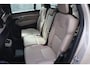 Volvo XC90 2.0 T8 Plug-in hybrid AWD Plus Bright Geventileerd nappa leder | Harman Kardon Audio | 22" Lichtmetalen velgen | Google Services | Parkeersensoren vóór + achter | Parkeercamera | Luchtvering | Charcoal hemelbekleding | Stoelverwarming | Stuurwielverwarming |