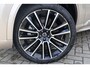 Volvo XC90 2.0 T8 Plug-in hybrid AWD Plus Bright Geventileerd nappa leder | Harman Kardon Audio | 22" Lichtmetalen velgen | Google Services | Parkeersensoren vóór + achter | Parkeercamera | Luchtvering | Charcoal hemelbekleding | Stoelverwarming | Stuurwielverwarming |