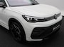 Volkswagen Tiguan 1.5 eHybrid 272 Pk Automaat R-Line Edition | Black Style | Panoramadak | Stoelverwarming | Trekhaak | Adaptive Cruise | 360° Camera | CarPlay | 20 Inch | 13.549 Km !!