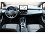 Toyota Corolla Hybrid 140 Dynamic Nieuw en uit voorraad leverbaar met € 3.000,- voordeel ,Parkeersensoren Voor & Achter, Adaptief Cruise & Climate Control, Apple Carplay / Android Auto, Nieuw en direct beschikbaar!