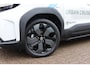 Toyota Urban Cruiser Executive 61 kWh, Apple CarPlay, JBL, Android Auto, Adaptieve cruise control, Stoel / stuurverwarming met €1.500 demovoordeel