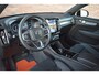 Volvo XC40 B3 177PK Plus Dark | Harman & Kardon | Panormadak | Elektrisch verstelbare stoelen | All season banden