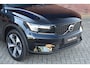 Volvo XC40 B3 177PK Plus Dark | Harman & Kardon | Panormadak | Elektrisch verstelbare stoelen | All season banden