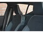 Volvo XC40 B3 177PK Plus Dark | Harman & Kardon | Panormadak | Elektrisch verstelbare stoelen | All season banden