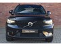 Volvo XC40 B3 177PK Plus Dark | Harman & Kardon | Panormadak | Elektrisch verstelbare stoelen | All season banden