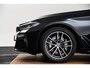 BMW 5-Serie Touring 530i High Executive M Sport - Panoramdak - Driving Assistant Professional - head up - Comfortstoelen - Stoelverwarming voor/achter - Comfort Access - BMW Laserlight - Interieurvoorverwarming -