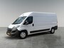 Opel Movano-e Electric L3H2 HEAVY 3.5t 70kWh 122pk | NAVI | CAMERA | MULTIMEDIA | BLUETOOTH | STUURWIELBEDIENING | PARKEERSENSOREN ACHTER | 3-ZITS | BESTUURDERSSTOEL COMFORT MET ARMSTEUN | AIRCO | CRUISE CONTROL | MISTLAMPEN | POST NL | POSTNL