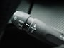 Peugeot e-2008 EV Allure 50 kWh | Adaptive cruise control | Navigatie | Achteruitrijcamera | Lichtmetalen velgen | 3 Fase | Extra getint glas | Keyless start | Stoelverwarming