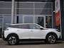 Peugeot e-2008 EV Allure 50 kWh | Adaptive cruise control | Navigatie | Achteruitrijcamera | Lichtmetalen velgen | 3 Fase | Extra getint glas | Keyless start | Stoelverwarming