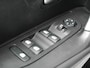 Peugeot e-2008 EV Allure 50 kWh | Adaptive cruise control | Navigatie | Achteruitrijcamera | Lichtmetalen velgen | 3 Fase | Extra getint glas | Keyless start | Stoelverwarming