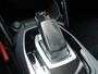 Peugeot e-2008 EV Allure 50 kWh | Adaptive cruise control | Navigatie | Achteruitrijcamera | Lichtmetalen velgen | 3 Fase | Extra getint glas | Keyless start | Stoelverwarming