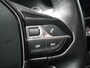 Peugeot e-2008 EV Allure 50 kWh | Adaptive cruise control | Navigatie | Achteruitrijcamera | Lichtmetalen velgen | 3 Fase | Extra getint glas | Keyless start | Stoelverwarming