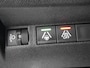 Peugeot e-2008 EV Allure 50 kWh | Adaptive cruise control | Navigatie | Achteruitrijcamera | Lichtmetalen velgen | 3 Fase | Extra getint glas | Keyless start | Stoelverwarming