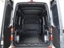 Mercedes-Benz Sprinter 315 CDI | L2 H2 | RWD | Aut. | PRO | BPM VRIJ! | ACHTERUITRIJCAMERA | 3500 KG AHW | DODEHOEKASSISTENT | AIRCO | CRUISE | CARPLAY | ANDROID AUTO | METALLIC | 3-ZITS | MBUX SYSTEEM GROOT