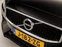 Volvo V60 2.0 B3 Sport 177Pk Automaat (APPLE CARPLAY, GROOT NAVI, PARKEERSENSOREN, GETINT GLAS, SPORTSTOELEN, DAKRAILS ZWART, LED KOPLAMPEN, NIEUWE APK, NIEUWSTAAT)