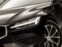 Volvo V60 2.0 B3 Sport 177Pk Automaat (APPLE CARPLAY, GROOT NAVI, PARKEERSENSOREN, GETINT GLAS, SPORTSTOELEN, DAKRAILS ZWART, LED KOPLAMPEN, NIEUWE APK, NIEUWSTAAT)