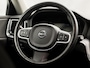 Volvo V60 2.0 B3 Sport 177Pk Automaat (APPLE CARPLAY, GROOT NAVI, PARKEERSENSOREN, GETINT GLAS, SPORTSTOELEN, DAKRAILS ZWART, LED KOPLAMPEN, NIEUWE APK, NIEUWSTAAT)