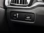 Volvo V60 2.0 B3 Sport 177Pk Automaat (APPLE CARPLAY, GROOT NAVI, PARKEERSENSOREN, GETINT GLAS, SPORTSTOELEN, DAKRAILS ZWART, LED KOPLAMPEN, NIEUWE APK, NIEUWSTAAT)