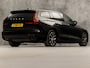 Volvo V60 2.0 B3 Sport 177Pk Automaat (APPLE CARPLAY, GROOT NAVI, PARKEERSENSOREN, GETINT GLAS, SPORTSTOELEN, DAKRAILS ZWART, LED KOPLAMPEN, NIEUWE APK, NIEUWSTAAT)