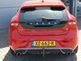 Volvo V40 1.5 T3 152PK Geartronic (Automaat) R-Design | LENTEDEALS | Climate control | Navigatie | 18" LM-velgen | Trekhaak (1500kg) | Stoelverwarming v+a