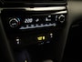 Toyota Yaris Cross 1.5 Hybrid 130 Dynamic - NIEUW DIRECT UIT VOORRAAD LEVERBAAR - PARKEERSENSOREN VOOR/ ACHTER - CAMERA - DODEHOEK DETECTIE - KEYLESS ENTRY/ START - NAVIGATIE - MIDDENARMSTEUN VOOR - VOORSTOELEN VERWARMD - 17 INCH LICHT METALEN VGELGEN - VOORRUIT EN STUURVERWARMING