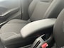 Peugeot 208 1.2 PureTech Allure Panorama Dak | Climate Control | Cruise | Carplay | 16" Lichtmetaal | Navigatie | Parkeersensoren | Achteruitrijcamera | Apple Carplay/Android Auto|telefoonintegratie premium | Chroom delen exterieur