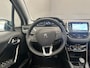 Peugeot 208 1.2 PureTech Allure Panorama Dak | Climate Control | Cruise | Carplay | 16" Lichtmetaal | Navigatie | Parkeersensoren | Achteruitrijcamera | Apple Carplay/Android Auto|telefoonintegratie premium | Chroom delen exterieur