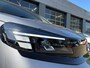 Opel Vivaro-e Electric L3 75 kWh 136pk | Houten afwerking laadruimte | Full LED koplampen | 17 inch lichtmetalen velgen | Surround View | Multimedia | Draadloze Apple Carplay en Android Auto | NAVI | Dode hoek detectie | Achteruitrijcamera | Parkeersensoren voor en achter | Mistlampen | Elektrisch inklapbare spiegels | Automatische verlichting | Stuurwielbediening | LED laadruimteverlichting | Bank voorpassagiers | Bestuurdersstoel comfort | Scheidingswand comfort met raam | Reservewiel | van €50.120 voor €38.495 ex. BTW rijklaar