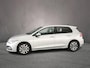 Volkswagen Golf Life 1.5 TSI 150pk Adaptive cruise control, LED koplampen, Parkeersensoren, Stoelverwarming, Airco, App connect, DAB, Radio, Stuurwiel verwarmd