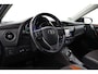 Toyota Auris Touring Sports 1.8 Hybrid Executive | Trekhaak | Navigatie | Stoelverwarming | LED | Parkeersensoren voor/achter | Keyless | Cruise Control | Clima | Camera | Rijstrooksensor | 16 inch | Bluetooth