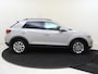 Volkswagen T-Roc 1.0 TSI Life | Keyless | Achteruitrijcamera | Parkeerassistent | CarPlay | Adaptieve cruise control | Elektrisch inklapbare buitenspiegels |