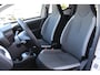 Toyota Aygo 1.0 VVT-i x-joy | Rijklaar | Stoelverw. | Clima | Apple/Android | Camera | All-season | LM-velgen