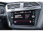 Volkswagen Tiguan 1.4 TSI eHybrid R-Line Business+ | Black Style | IQ Light | Adaptief onderstel | 20" LM Velgen