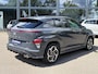 Hyundai Kona 1.6 GDI HEV N Line FULL OPTION| STOELVERWARMING + VENTILATIE| STUURVERWARMING| ELEK. STOEL| ELEK. ACHTERKLEP| ADAPTIVE CRUISE CONTROL| 360 CAMERA | ALL SEASON BANDEN |