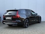 Volvo V60 T6 Automaat AWD Plus Black Edition | Nappa Leder/Open Grid Charcoal sportstoelen | 19 inch Lichtmetalen velgen Black | Extra getint glas | Trekhaak semi elektrisch inklapbaar | Elektrisch bediend en verwarmbare voorstoelen | Grafisch head-up display