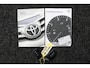 Toyota RAV4 2.5 Hybrid AWD Dynamic | Parkeersensoren, voor en achter | Navigatie | Trekhaak | elektrisch schuif kanteldak |