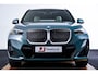 BMW iX1 eDrive20 67 kWh M Sport Edition Panoramadak - Sportstoelen - Elektrisch verwarmde voorstoelen - Getinte Ruiten - Parking/Driving Assistant Plus - Head up - Comfort Access -