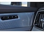 Volvo XC90 T8 Recharge AWD Ultra Black Ed. Exec. - Luchtvering - Panorama/schuifdak - IntelliSafe Assist & Surround - 360º Camera - Bowers & Wilkins audio - Adaptieve LED koplampen - Verwarmde voorstoelen, stuur & achterbank - Parkeersensoren voor & achter - Elektr. bedienb. voorstoelen met geheugen - Geventileerde voorstoelen - Head up display - Draadloze tel. lader - Extra getint glas - 22' LMV