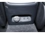 Volvo EX40 Performance Ultra 82 kWh - Panorama/schuifdak - IntelliSafe Assist & Surround - 360º Camera - Harman/Kardon audio - Verwarmde voorstoelen, stuur & achterbank - Parkeersensoren voor & achter - Elektr. bedienb. voorstoelen met geheugen links - Draadloze tel. lader - Warmtepomp - Extra getint glas - Inklapbare trekhaak - 20' LMV