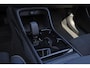 Volvo EX40 Performance Ultra 82 kWh - Panorama/schuifdak - IntelliSafe Assist & Surround - 360º Camera - Harman/Kardon audio - Verwarmde voorstoelen, stuur & achterbank - Parkeersensoren voor & achter - Elektr. bedienb. voorstoelen met geheugen links - Draadloze tel. lader - Warmtepomp - Extra getint glas - Inklapbare trekhaak - 20' LMV