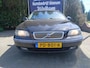 Volvo V70 2.4 Comfort Line NIEUWEAPK. Schuifdak, trekhaak, leer, enz.