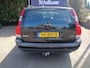 Volvo V70 2.4 Comfort Line NIEUWEAPK. Schuifdak, trekhaak, leer, enz.