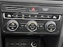 Volkswagen Golf Sportsvan 1.5 TSI ACT Comfortline | Automaat | Apple carplay | Trekhaak | Airco | Parkeersensoren Voor+Achter | Stoelverwarming |