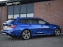 BMW 3-Serie Touring 330e xDrive M-Sport Pano Trekh El-zetels HUD Laser 19inch Adp-onderstel