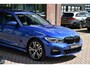 BMW 3-Serie Touring 330e xDrive M-Sport Pano Trekh El-zetels HUD Laser 19inch Adp-onderstel