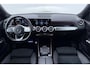Mercedes-Benz GLB 200 Business Solution AMG | Night Pakket | Camera | Dodehoekdetectie | Stoelverwarming | Sfeerverlichting
