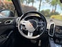 Porsche Cayenne 4.8 GTS Aut. | Schuif/kanteldak | BOSE | Dodehoek | Lederen Deurpanelen | 4X Stoelverwarming | Lichtmetaal | NAP |