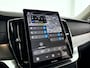 Volvo XC90 T8 Plug-in hybrid AWD Ultra Dark SOH 100% | Panoramadak | 360º camera | Luchtvering | Head- Up display | Bowers & Wilkins | Stoelventilatie | Trekhaak