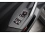 Volkswagen T-Cross 1.0 TSI Style | Achteruitrij assistent | Trekhaak | Volledig digitaal instrumentenpaneel